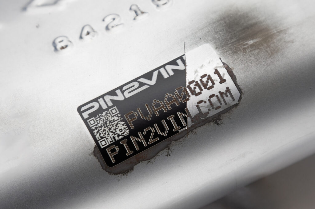 Catalytic converter tracking number